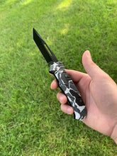 Load image into Gallery viewer, Snow Leopard Switchblade